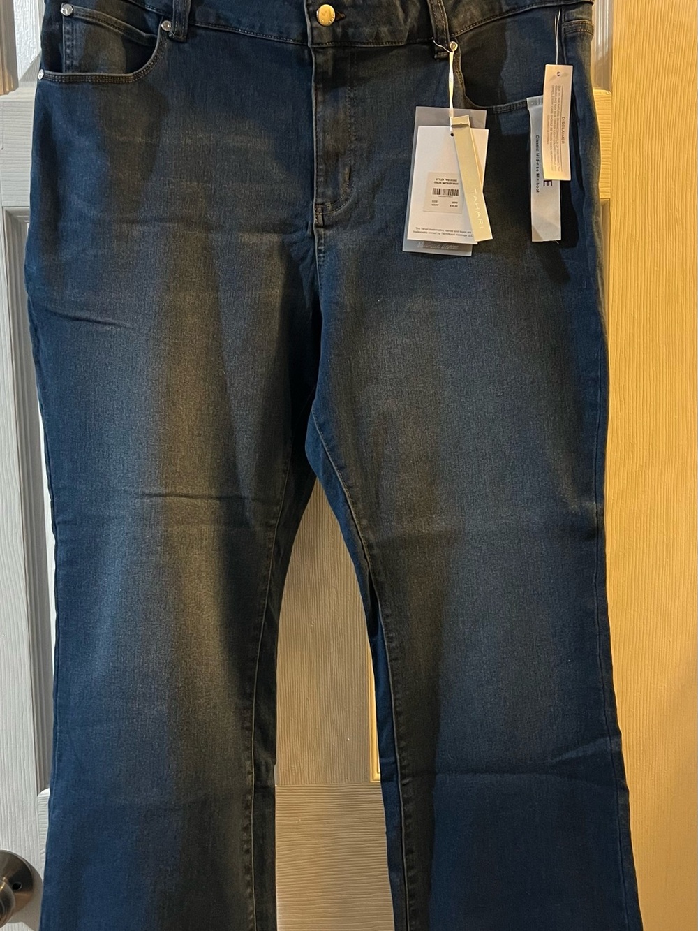Tahari women’s Straight-Leg Jeans in Dark Blue